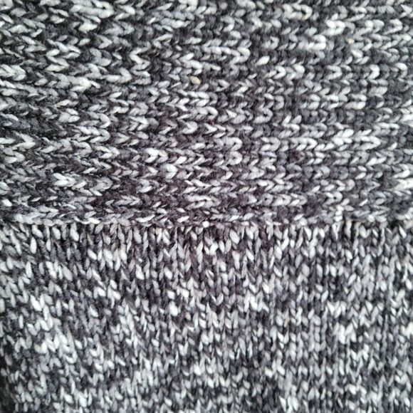 Karen Scott 2x black gray  and white curved button front cardigan sweater - Picture 3 of 6